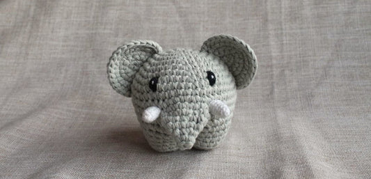 Elefant Carl – handgemachtes Kuscheltier von Feiner Zwirn